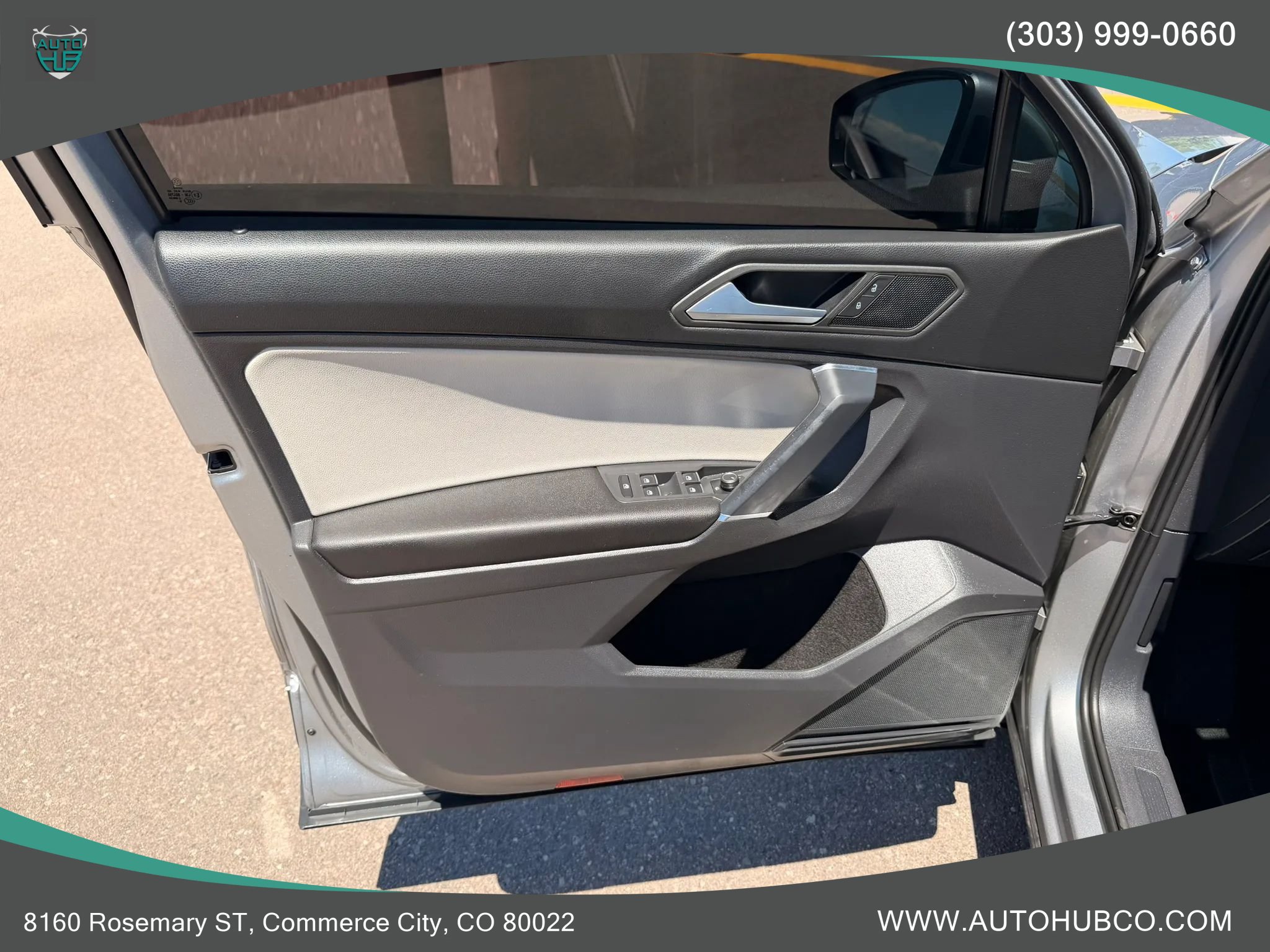 Used 2020 Volkswagen Tiguan SE w/ Panoramic Sunroof Package AWD/4WD image 31