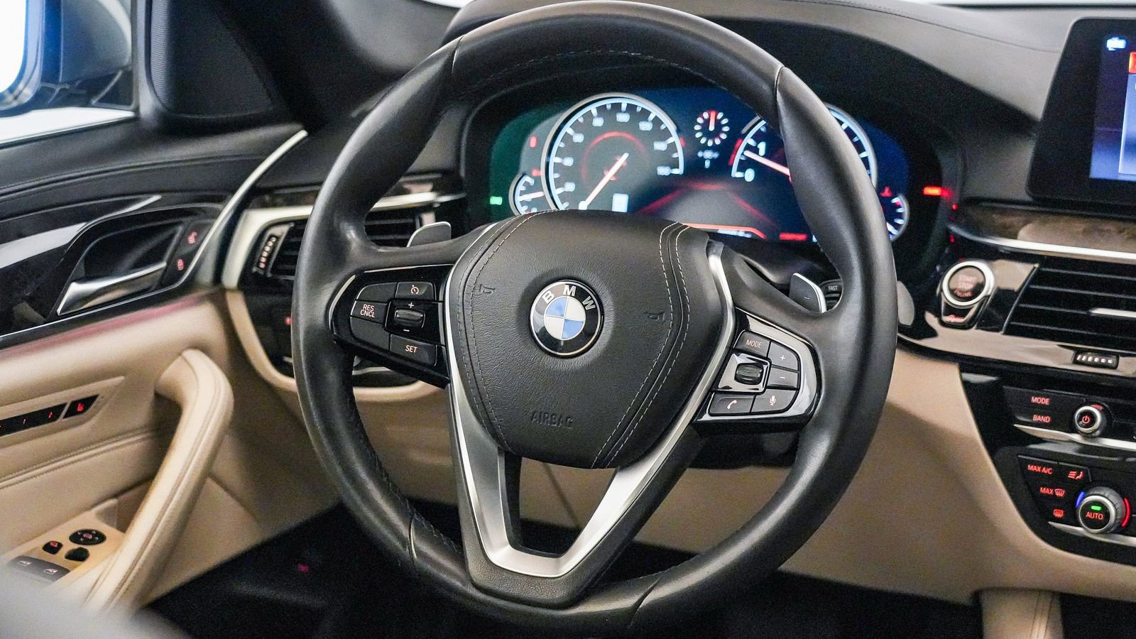 Used 2018 BMW 540i RWD image 16