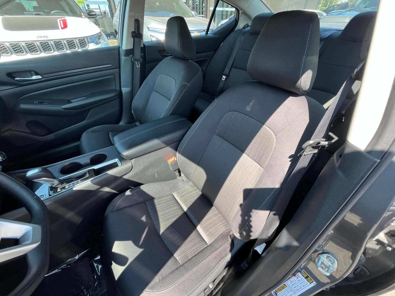 Used 2025 Nissan Altima 2.5 SV FWD image 36