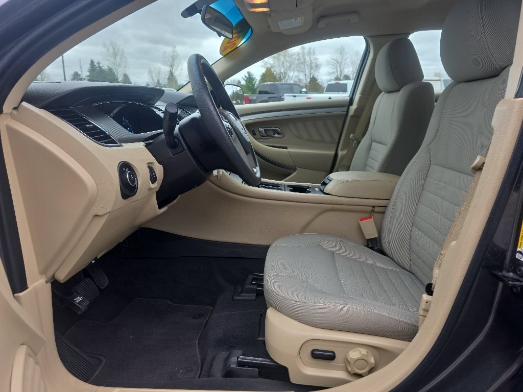 Used 2019 Ford Taurus SE FWD image 12