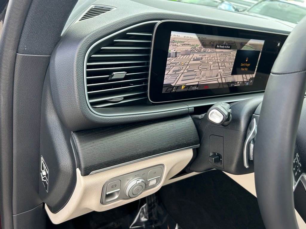 Used 2025 Mercedes-Benz GLE 450e 4MATIC image 38