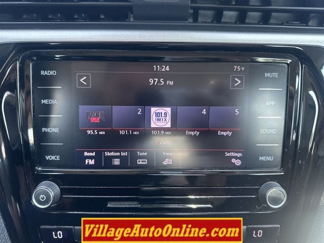 Used 2022 Volkswagen Passat 2.0T SE FWD image 19