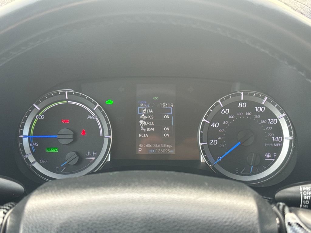 Used 2022 Toyota Highlander LE image 17