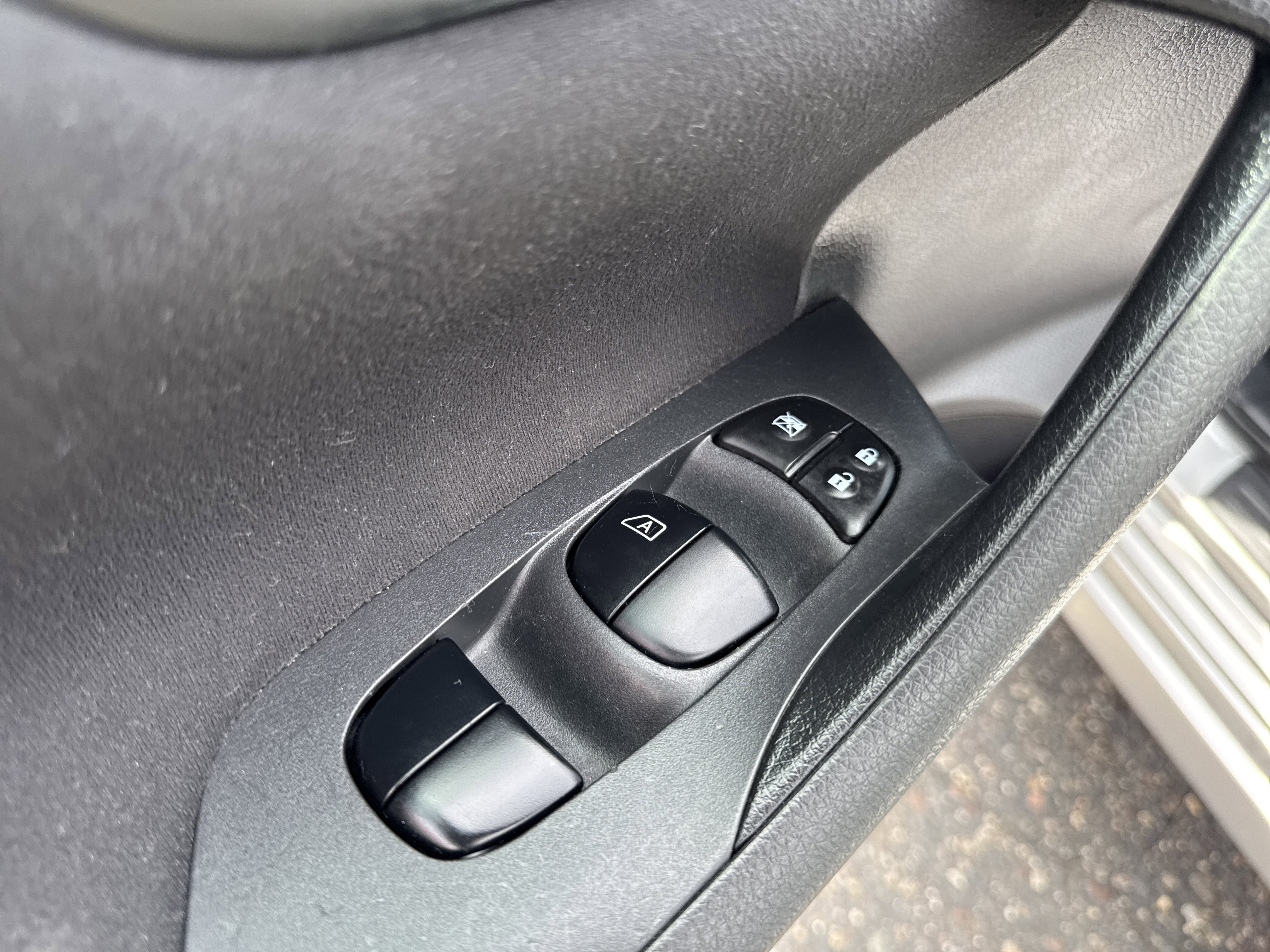 Used 2015 Nissan Altima 2.5 SV FWD image 14