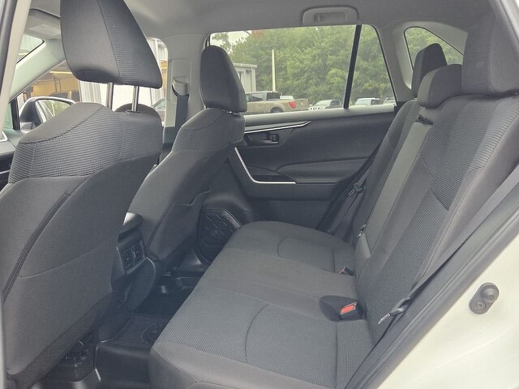 Used 2024 Toyota RAV4 LE FWD image 7
