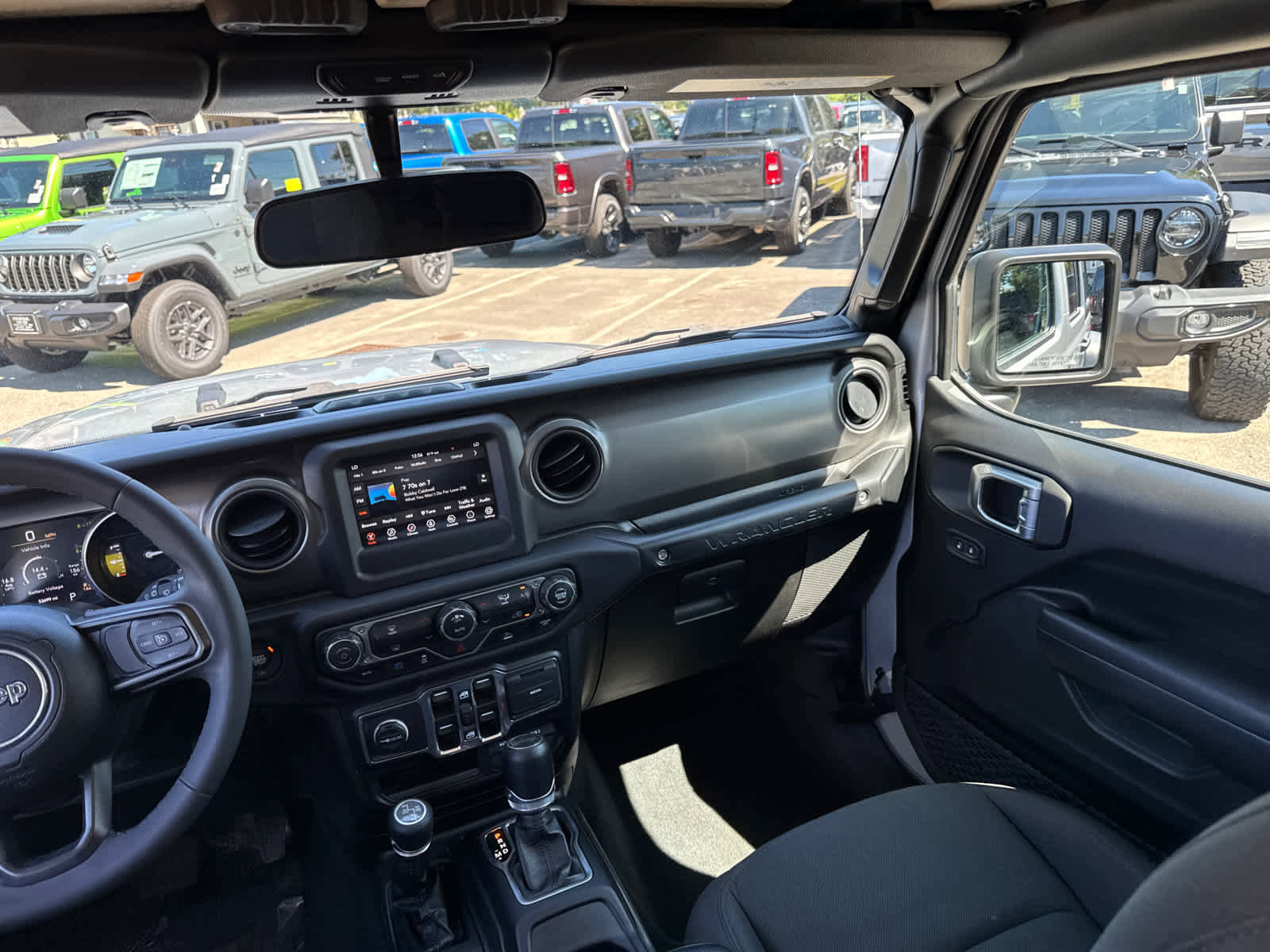 Used 2023 Jeep Wrangler Unlimited image 34