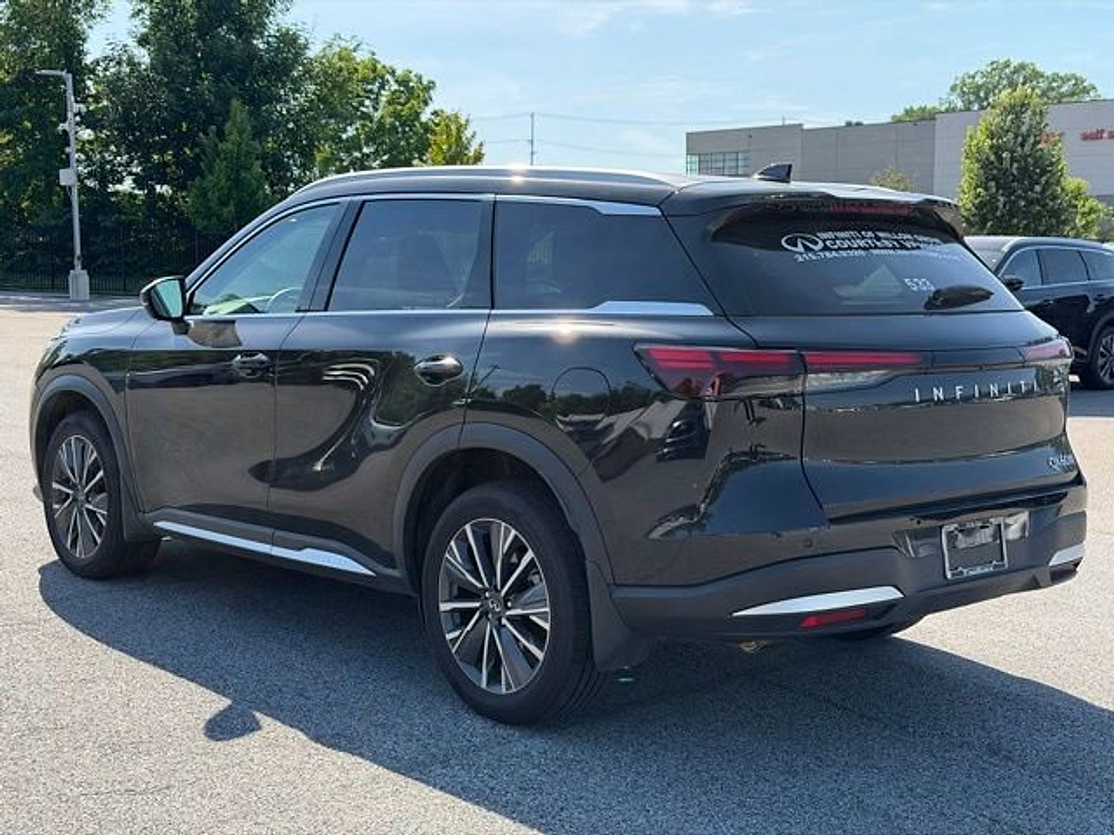 Certified 2026 INFINITI QX60 Luxe w/ Cargo Package AWD/4WD image 5