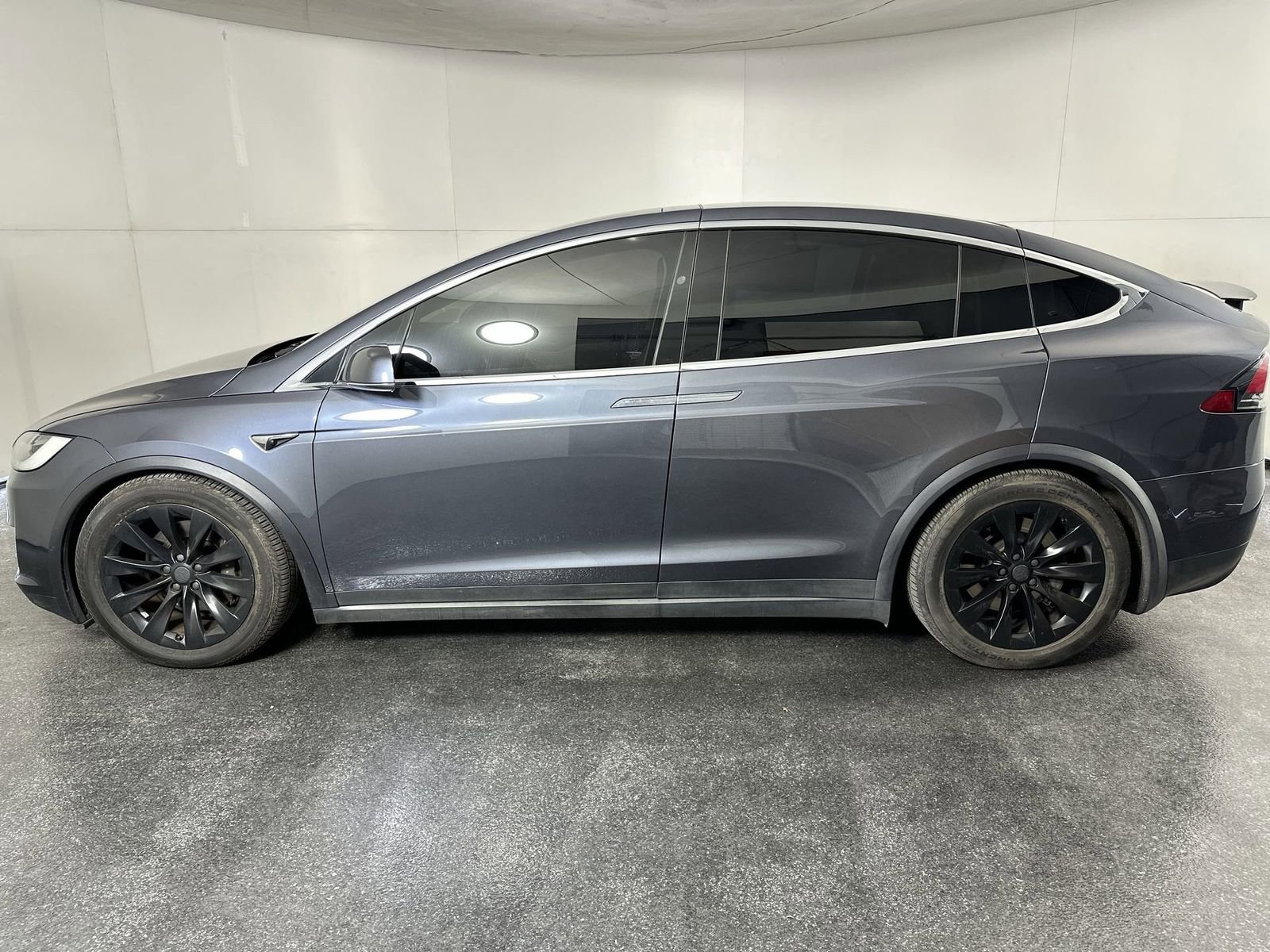 Used 2017 Tesla Model X 75D image 5