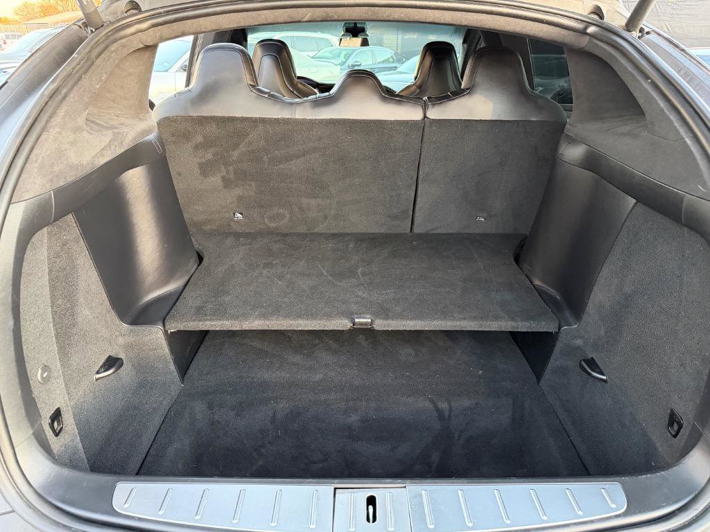 Used 2018 Tesla Model X 75D image 17