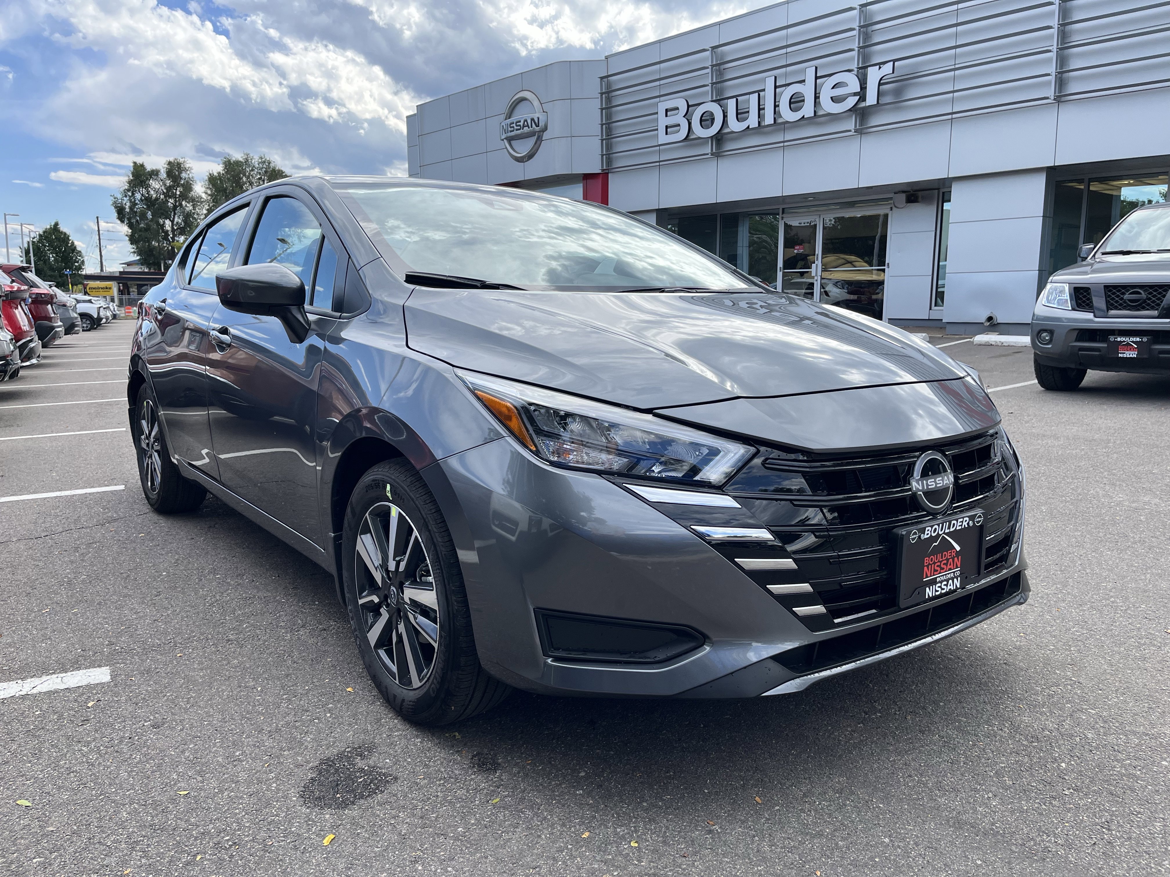 New 2025 Nissan Versa SV w/ Trunk Package