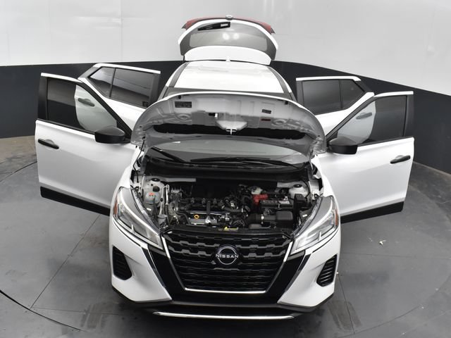 Used 2024 Nissan Kicks S FWD image 30