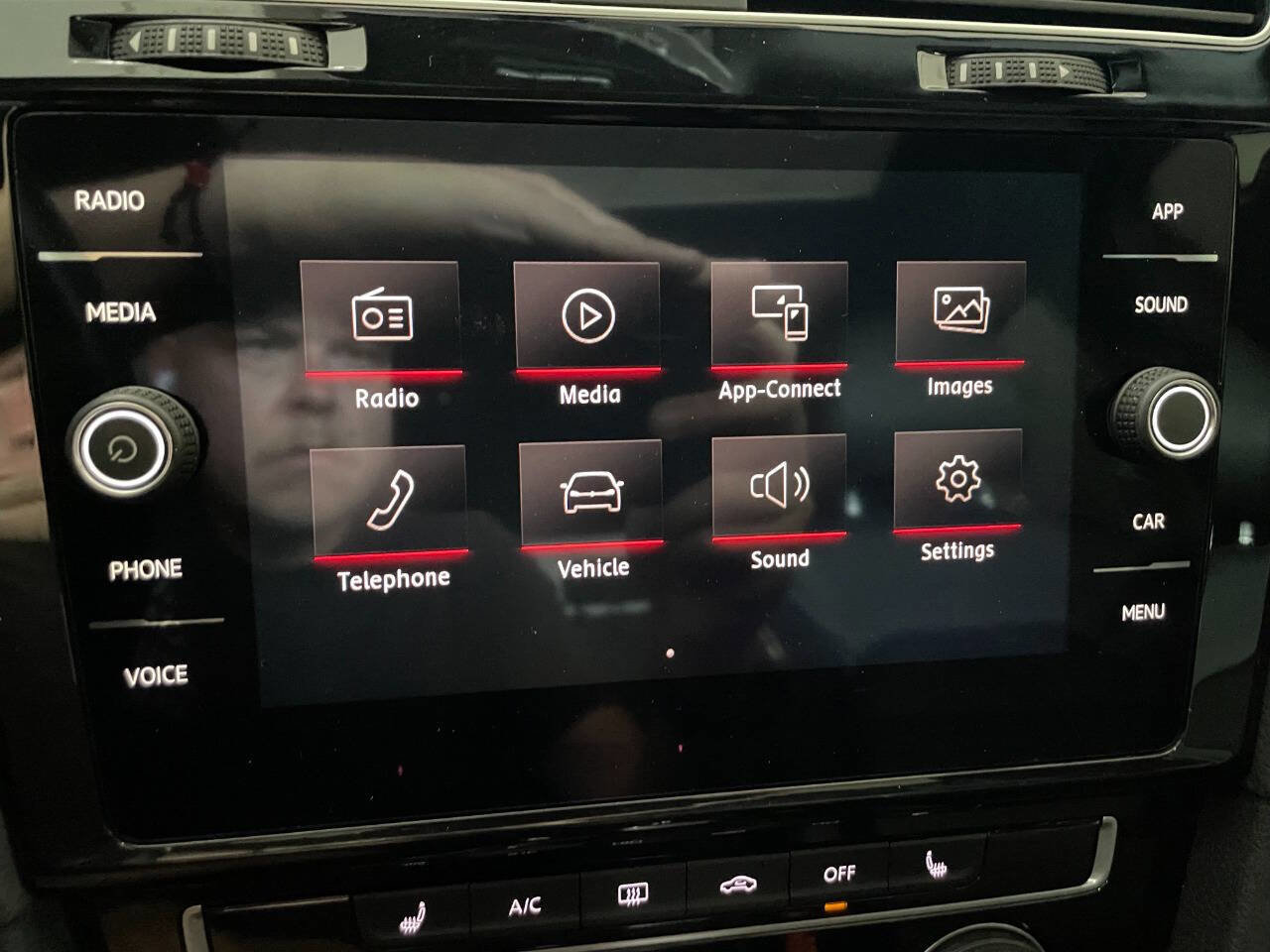 Used 2020 Volkswagen GTI SE image 35