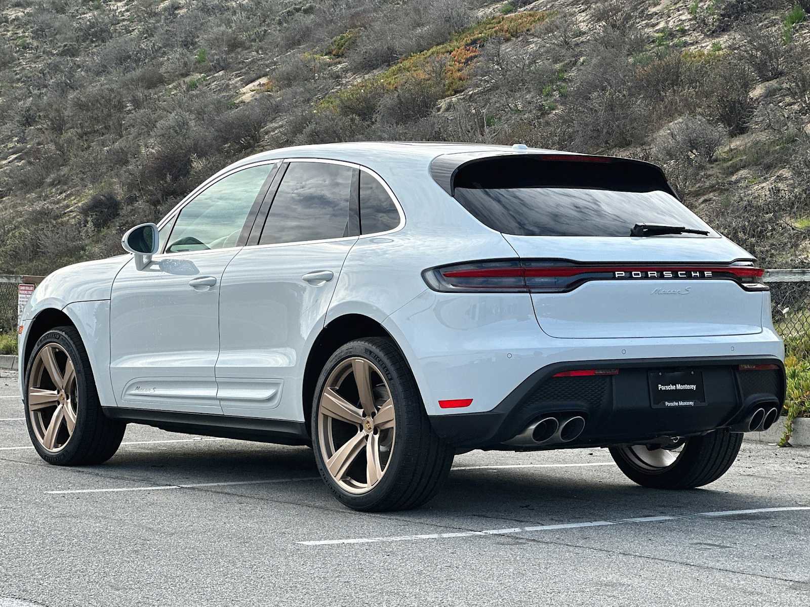 Used 2024 Porsche Macan S image 3