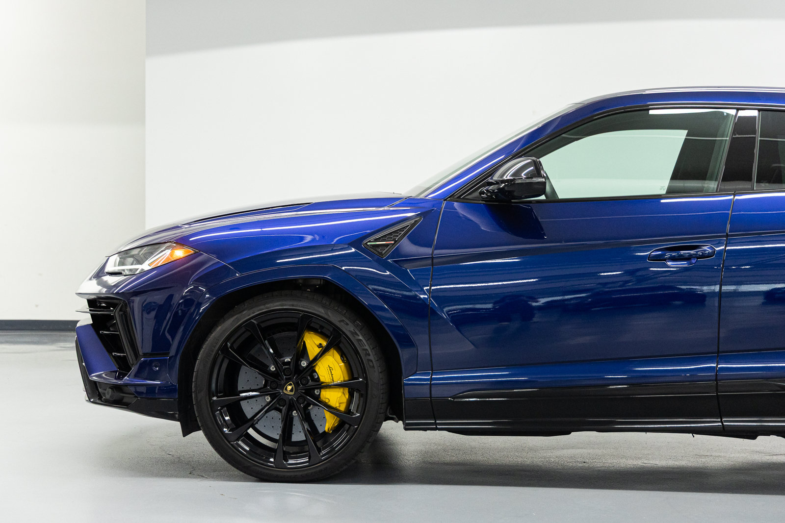 Used 2024 Lamborghini Urus S AWD/4WD image 16