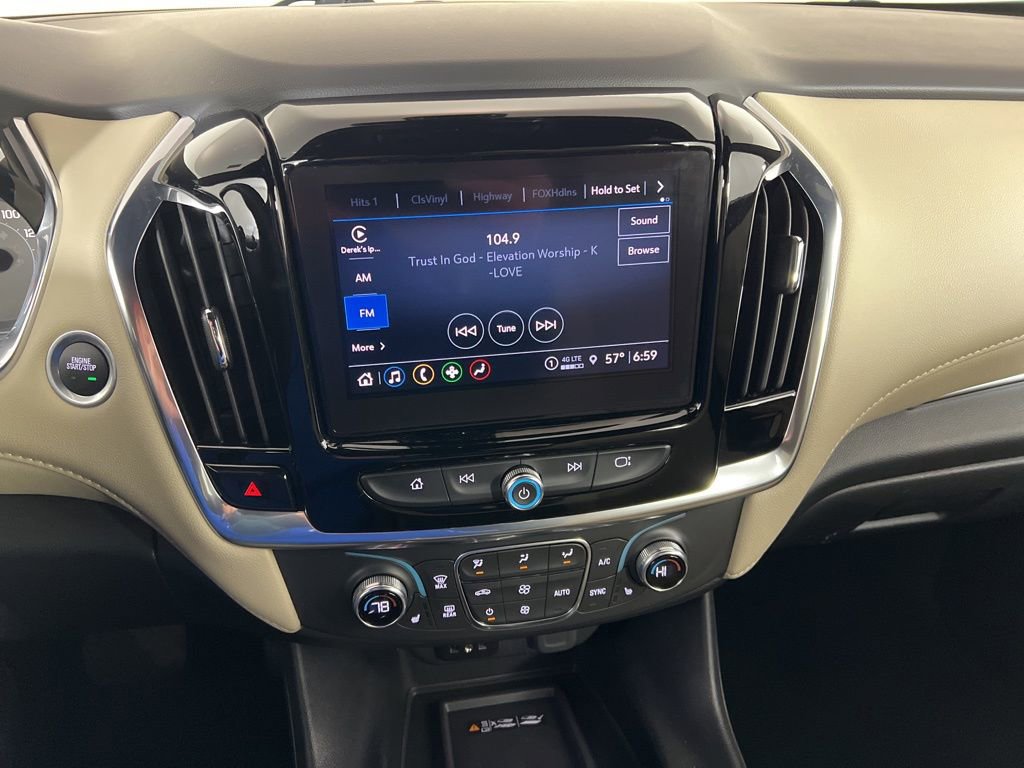 Used 2023 Chevrolet Traverse LT w/ Rear Camera Mirror Package image 7