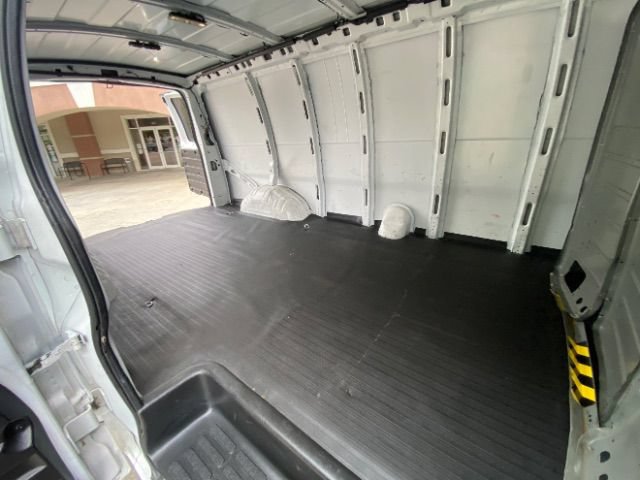 Used 2022 Chevrolet Express 3500 Extended w/ Driver Convenience Package RWD image 12