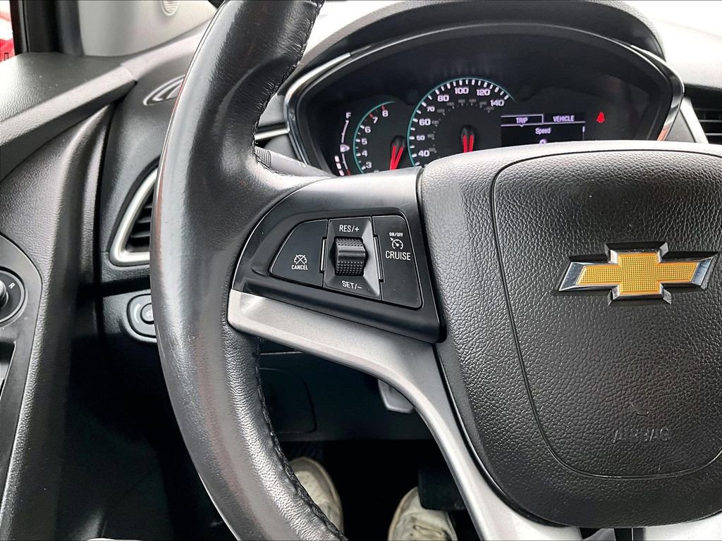 Used 2020 Chevrolet Trax LT w/ LT Convenience Package FWD image 12