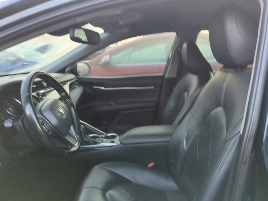 Used 2019 Toyota Camry XLE image 5