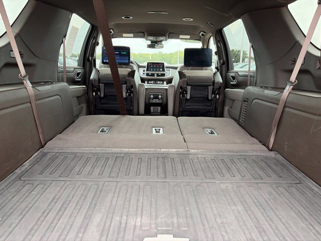 Used 2024 GMC Yukon XL SLT w/ SLT Luxury Package AWD/4WD image 43
