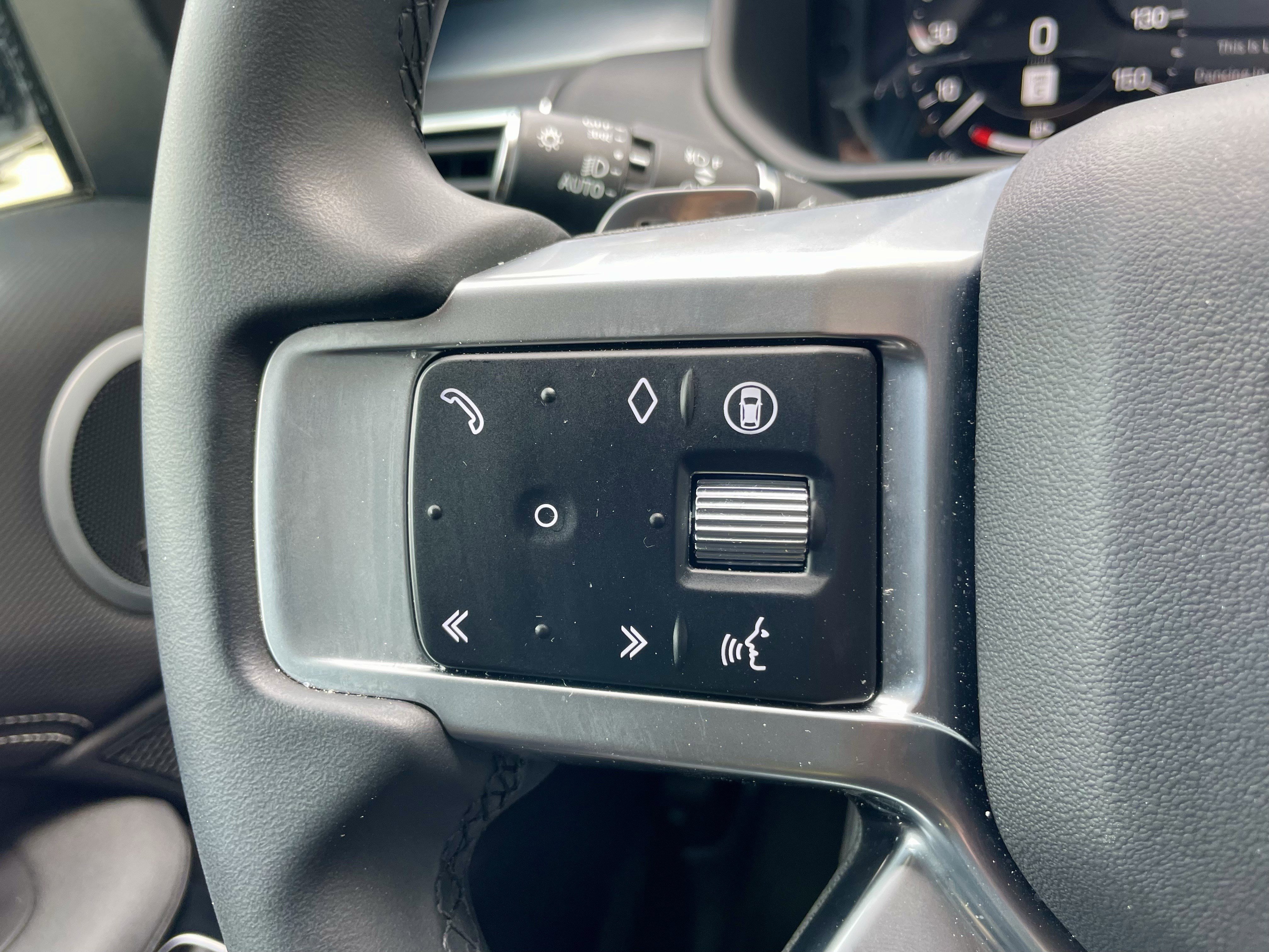 Certified 2025 Land Rover Discovery Dynamic SE AWD/4WD image 23