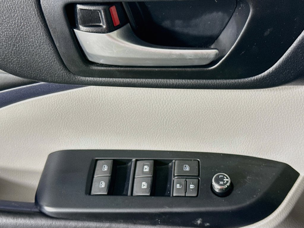 Certified 2019 Toyota Highlander XLE AWD/4WD image 23