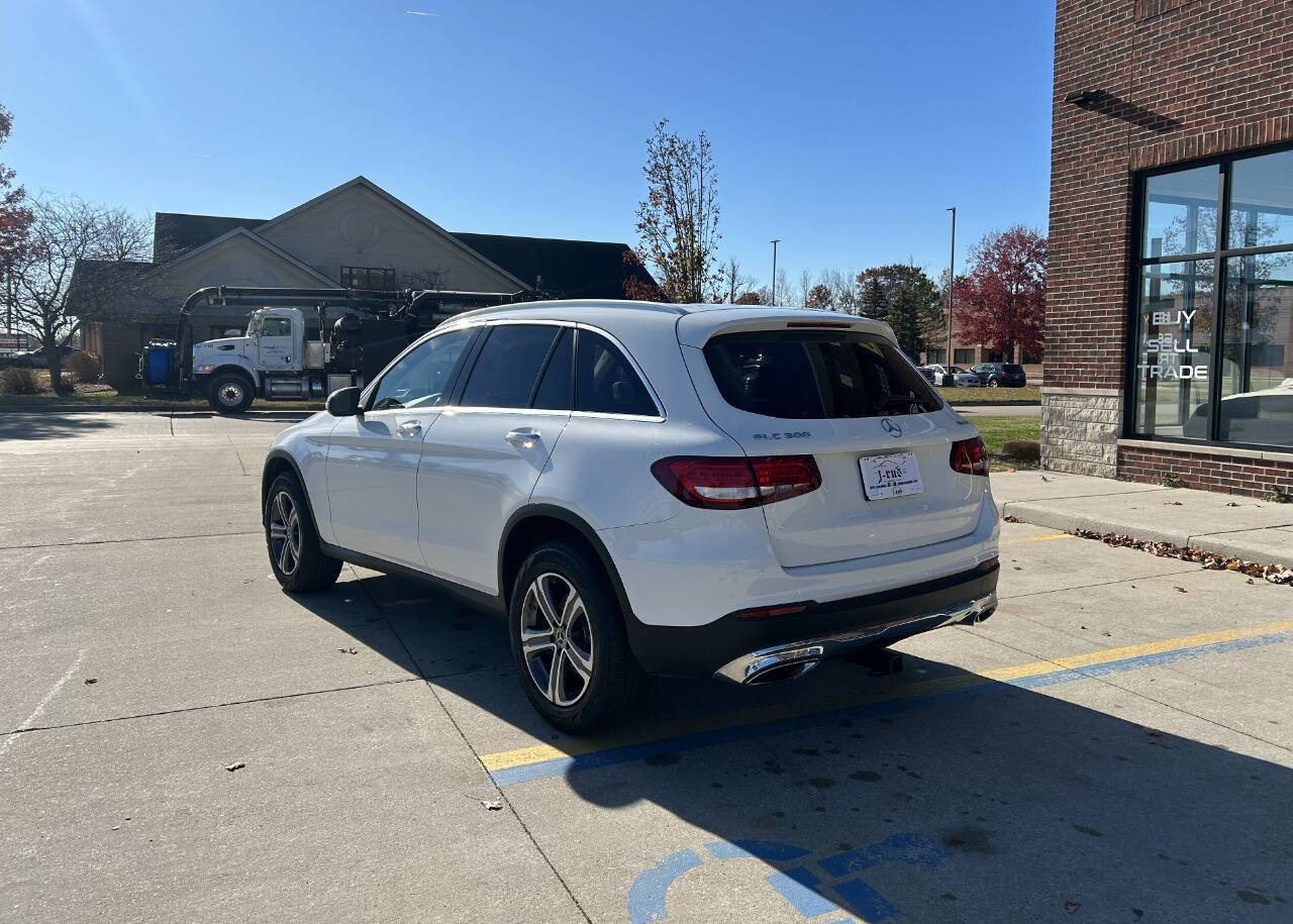 Used 2018 Mercedes-Benz GLC 300 4MATIC image 9