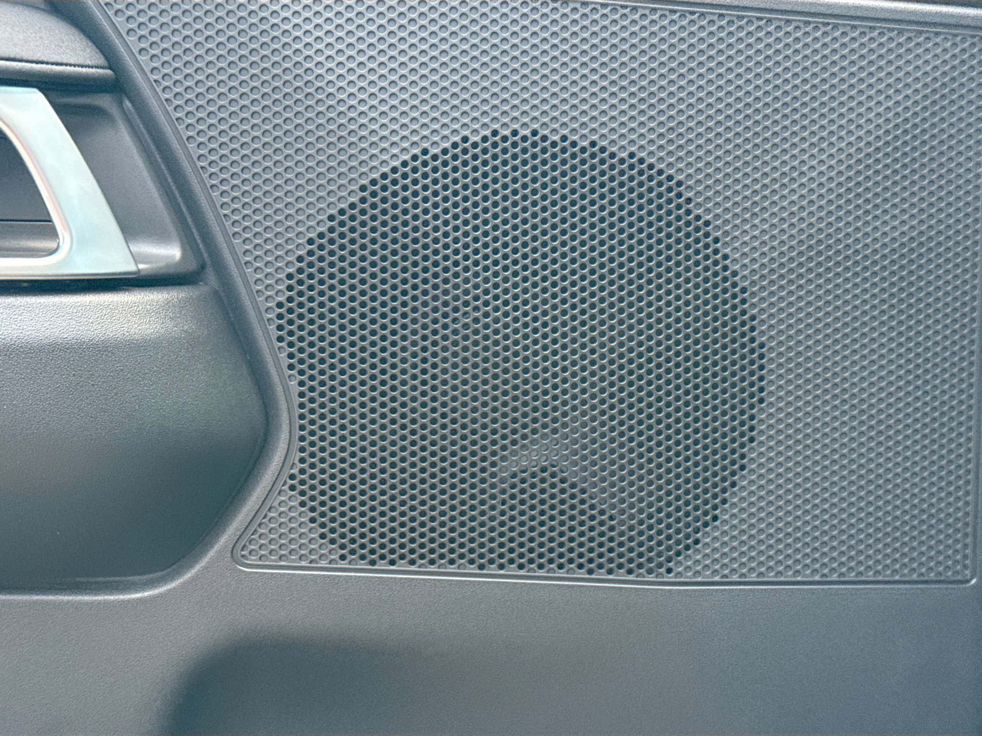 New 2026 Land Rover Discovery Limited Edition image 25