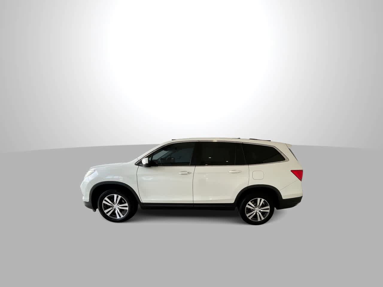 Used 2017 Honda Pilot EX image 5