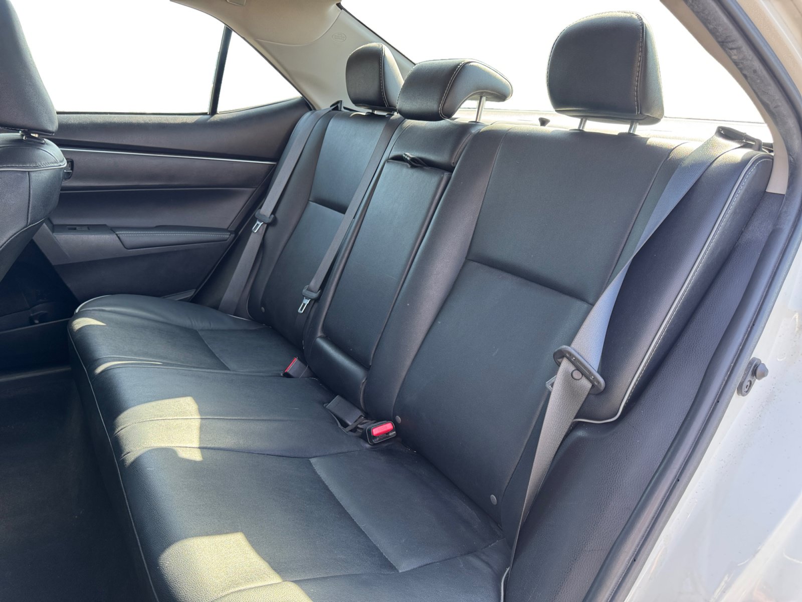 Used 2019 Toyota Corolla XLE w/ Carpet Mat Package (TMS) FWD image 13