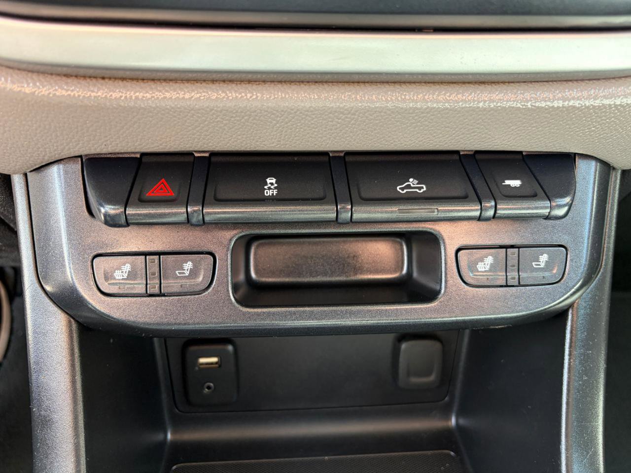 Used 2018 Chevrolet Colorado LT w/ LT Convenience Package AWD/4WD image 20