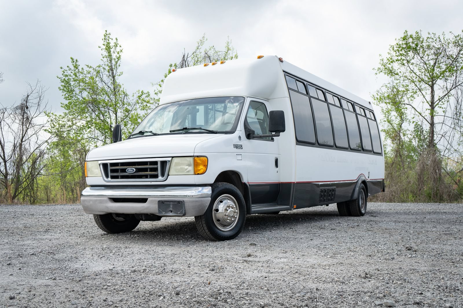 Used 2003 Ford E-450 and Econoline 450 RWD image 1