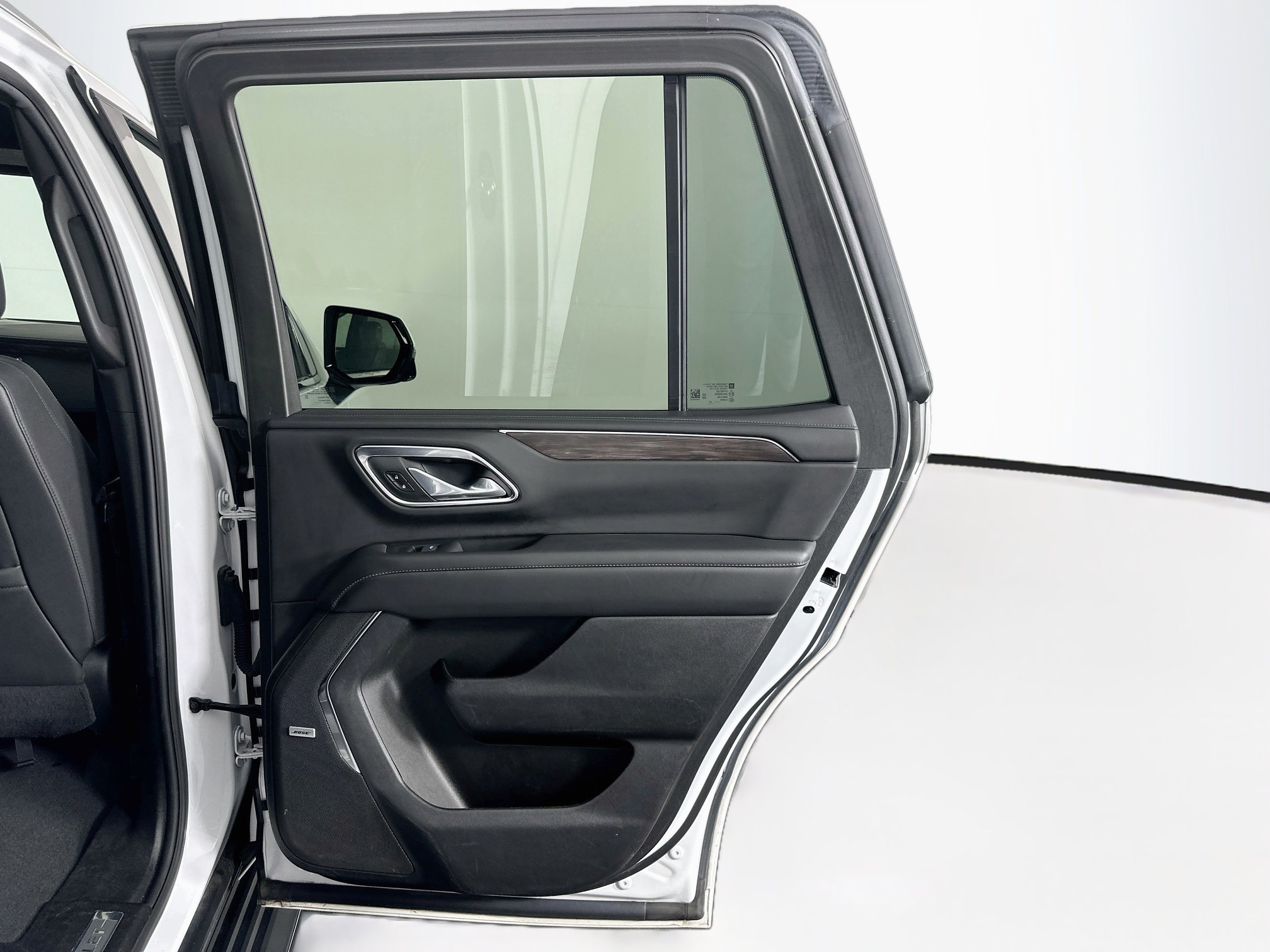 Used 2024 Chevrolet Tahoe LT w/ Luxury Package RWD image 32