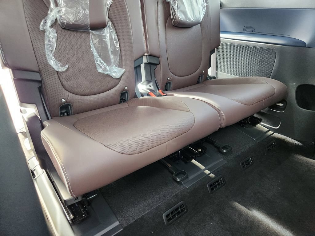 New 2025 Volkswagen ID. Buzz Pro S RWD image 19