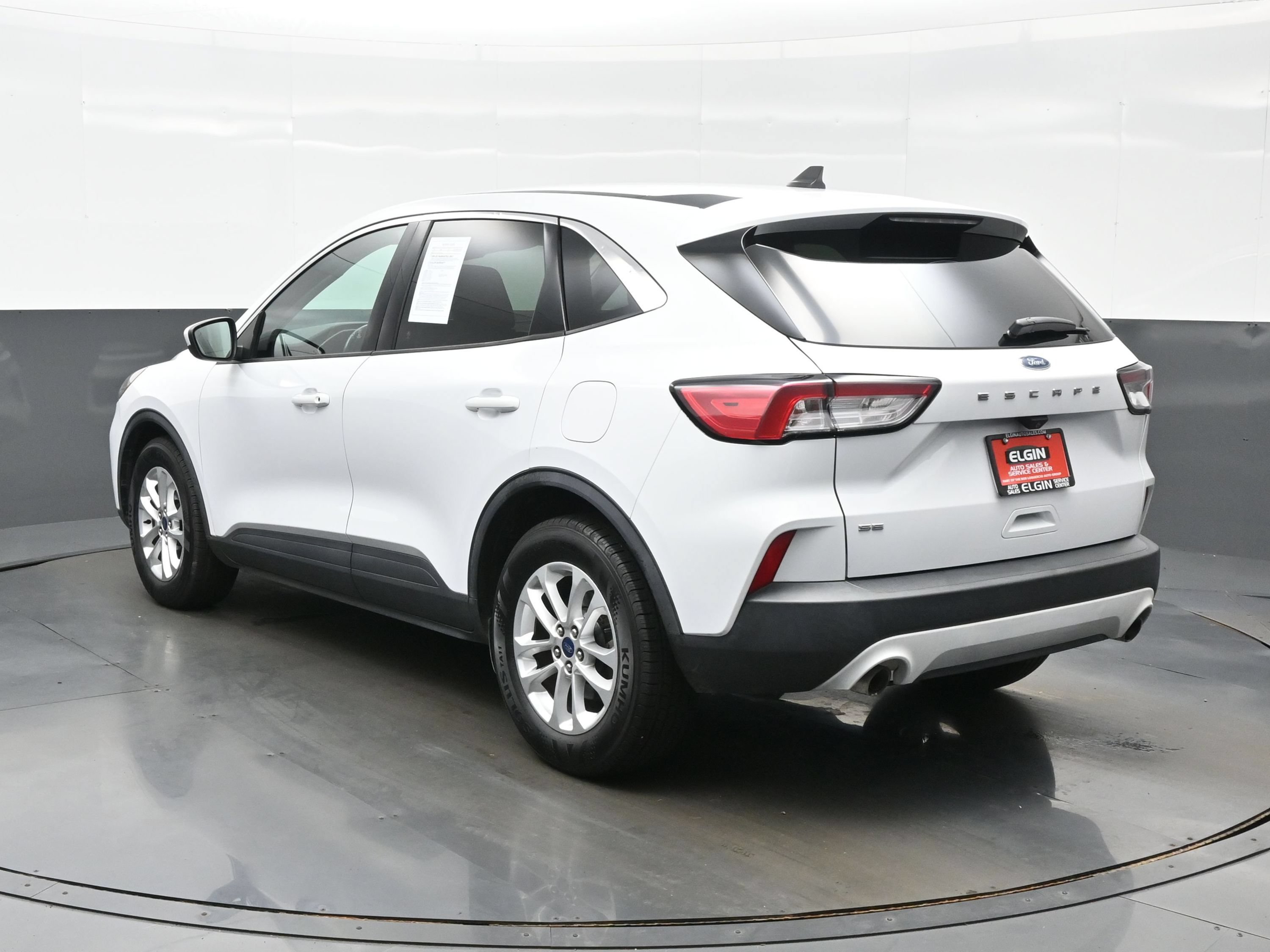 Used 2021 Ford Escape SE w/ Convenience Package FWD image 4