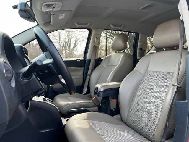 Used 2016 Jeep Compass Latitude image 14