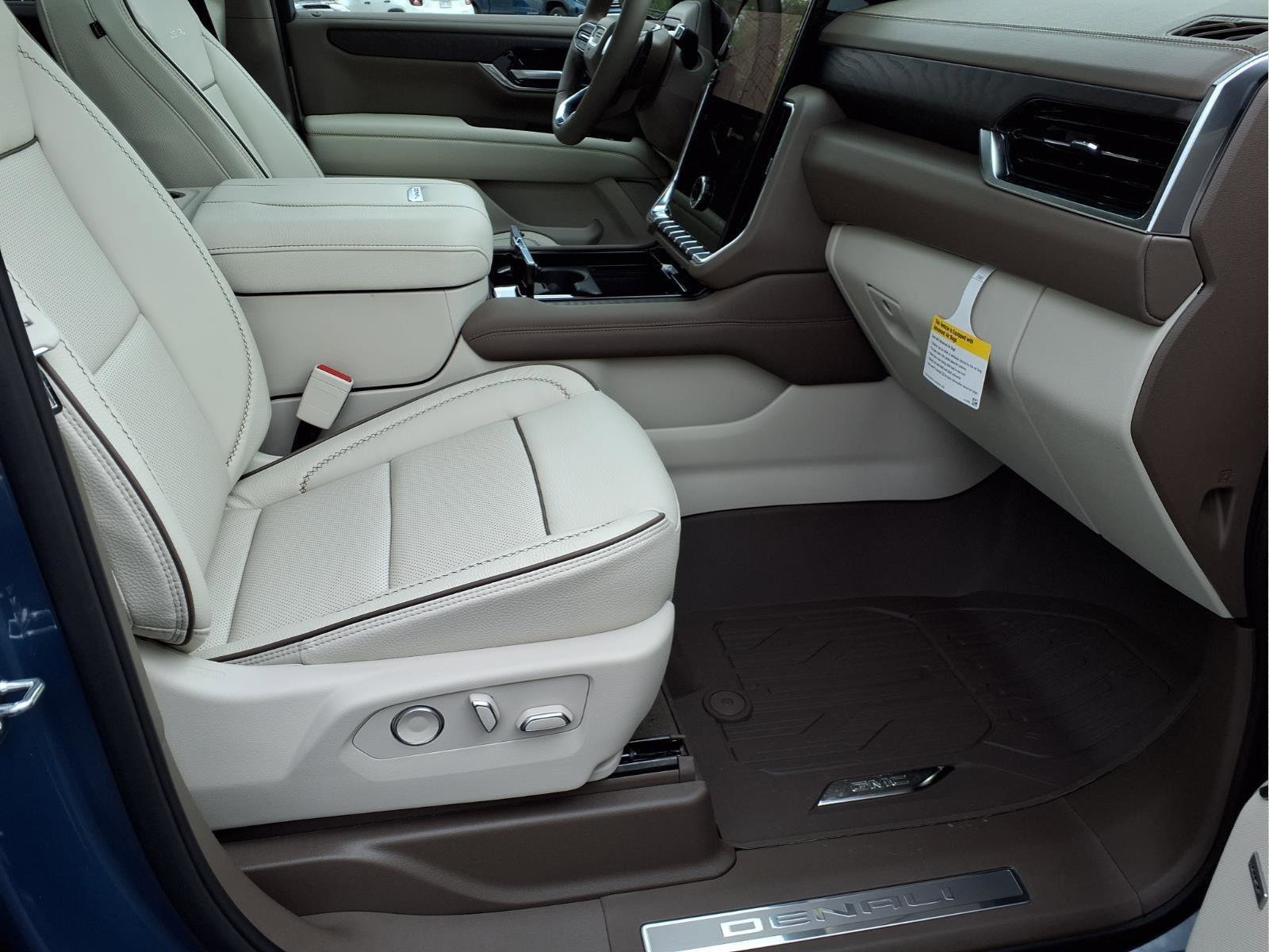 New 2026 GMC Yukon XL Denali image 29