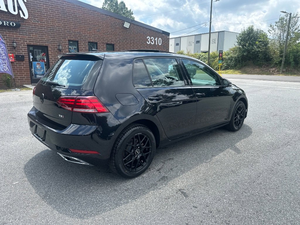 Used 2021 Volkswagen Golf 4-Door image 7