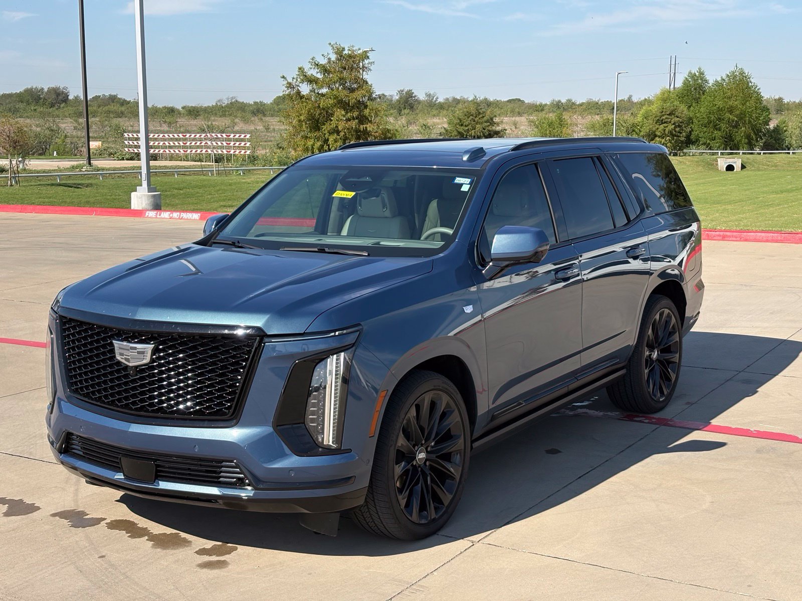 Used 2025 Cadillac Escalade Sport Platinum w/ LPO, ONYX Package AWD/4WD image 11