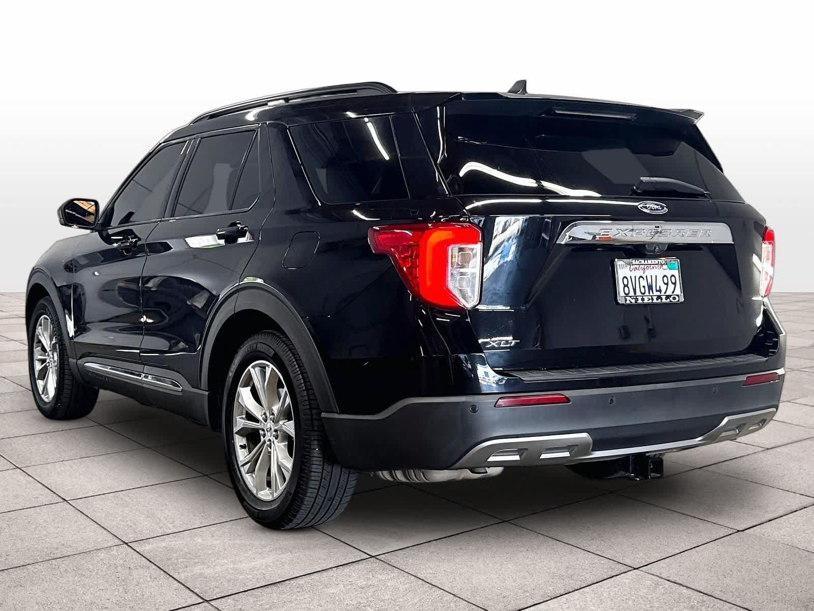 Used 2021 Ford Explorer XLT w/ Equipment Group 202A RWD image 13