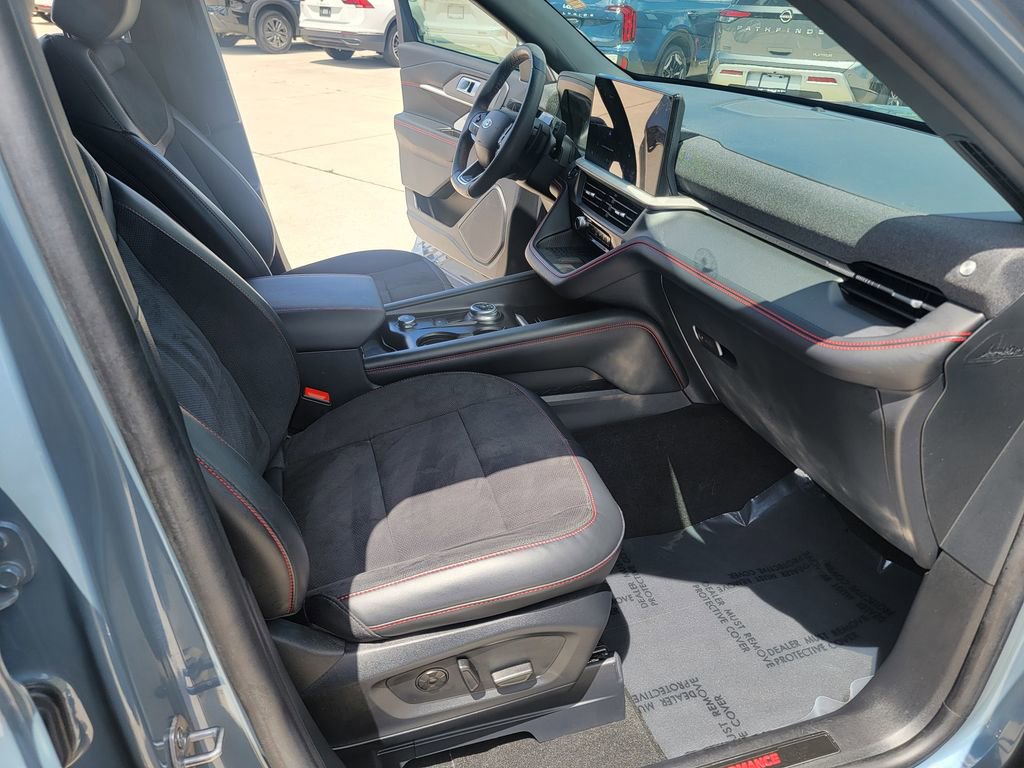 Used 2025 Ford Explorer ST AWD/4WD image 15