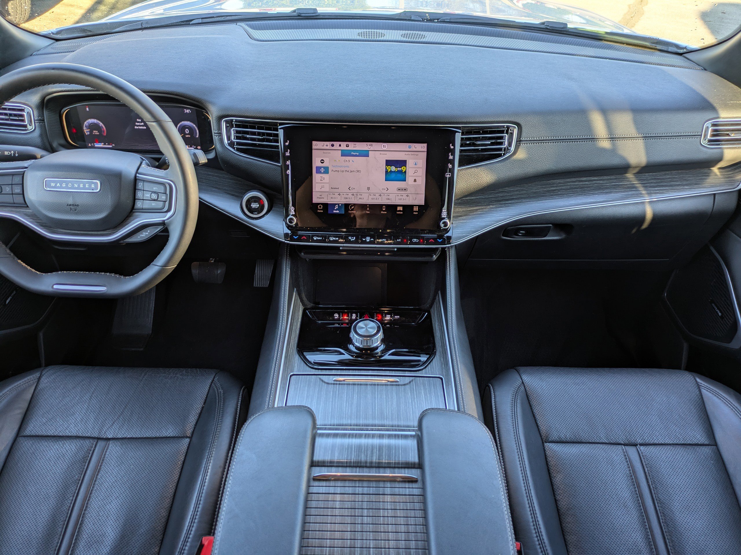 Used 2024 Jeep Wagoneer L Series II image 16