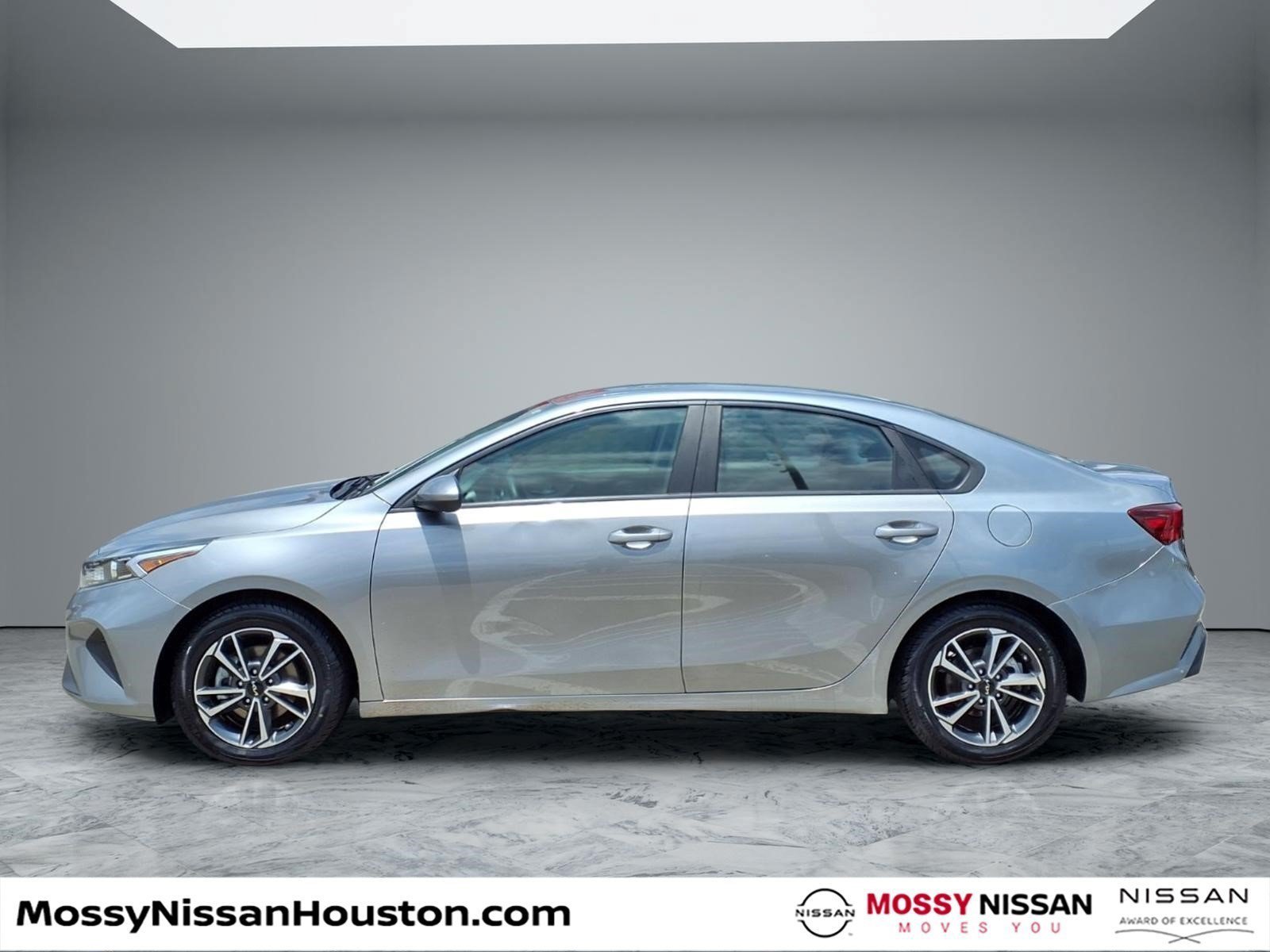 Used 2022 Kia Forte LXS FWD image 5