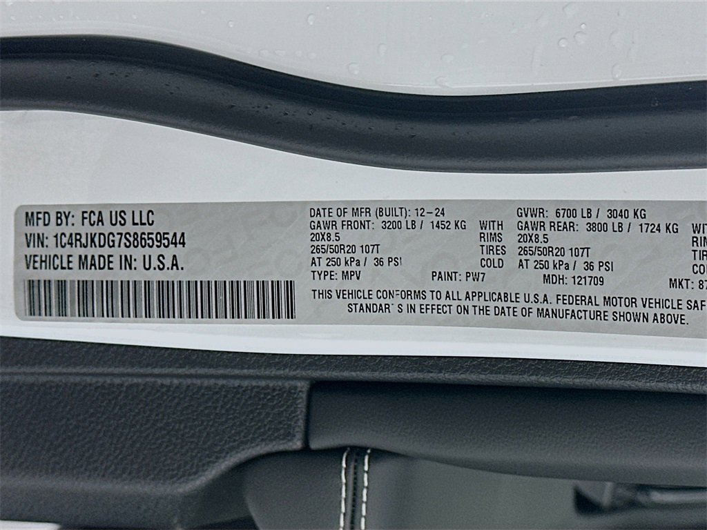 New 2025 Jeep Grand Cherokee L Overland w/ Luxury Tech Group IV image 19