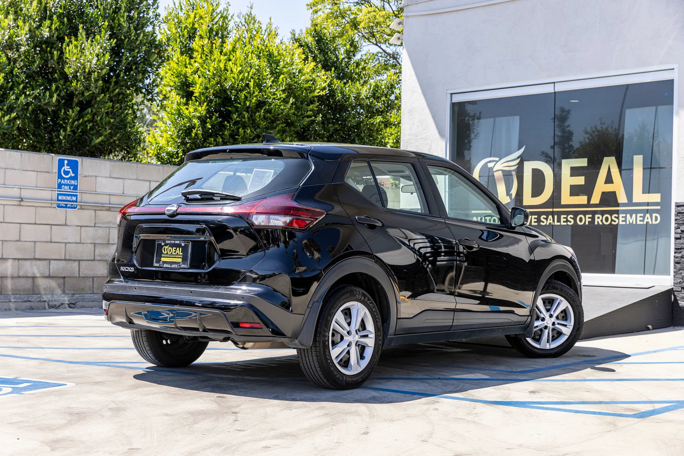 Used 2023 Nissan Kicks S FWD image 14