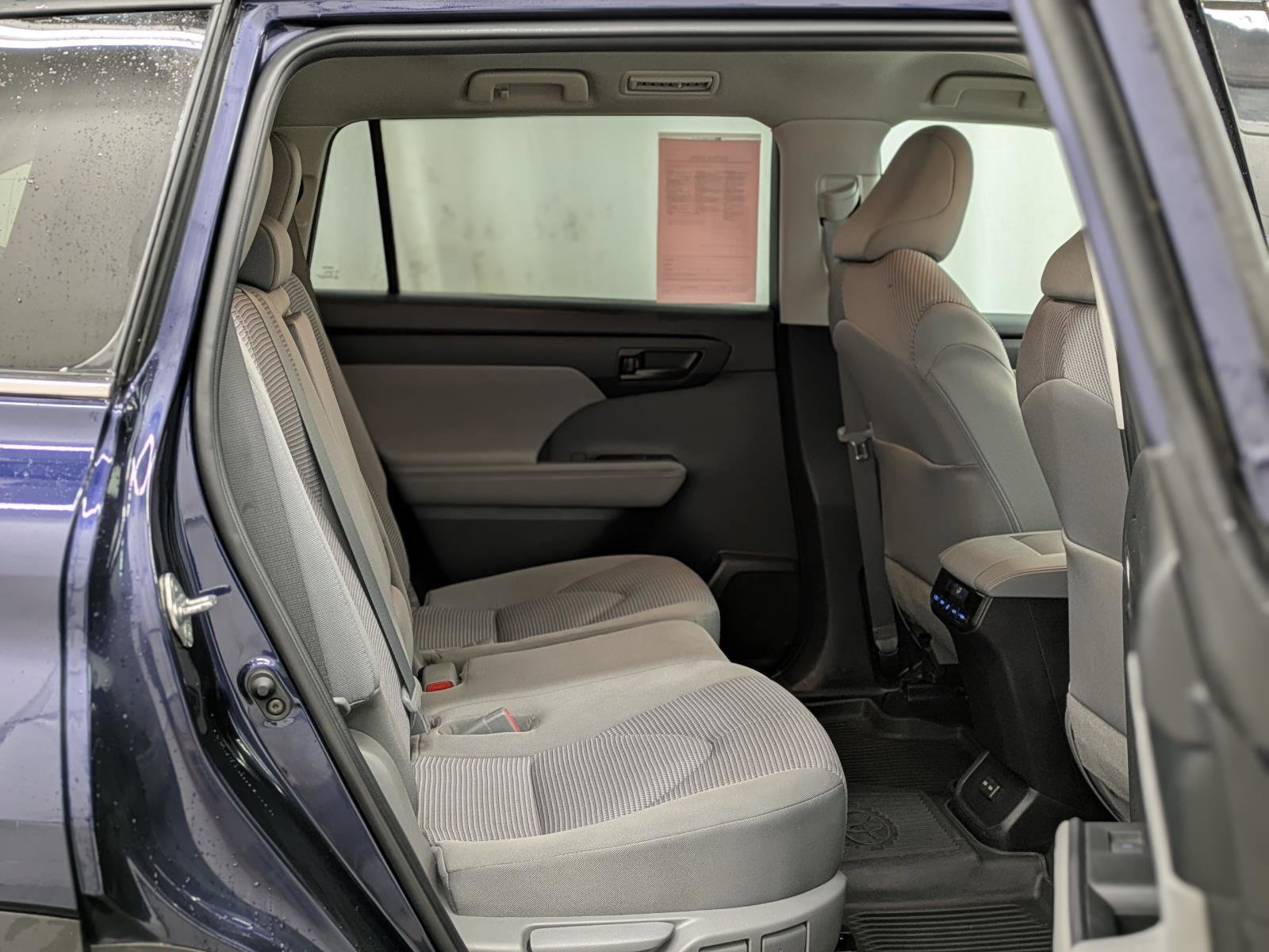 Used 2022 Toyota Highlander LE image 16