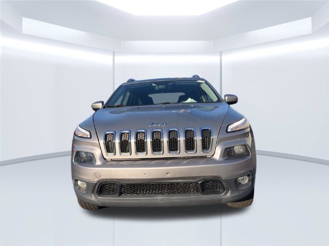 Used 2015 Jeep Cherokee Latitude w/ Comfort/Convenience Group AWD/4WD image 9