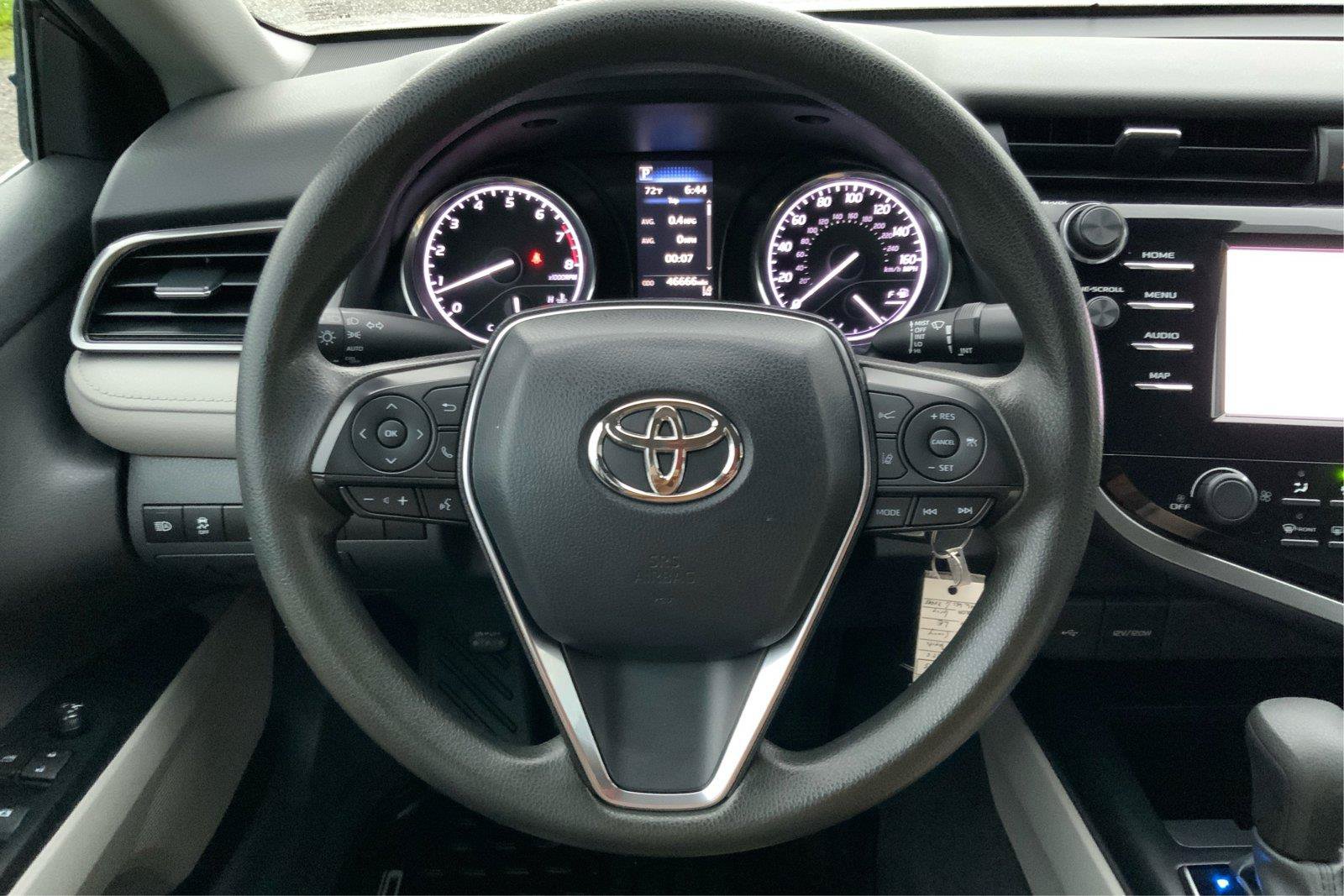 Used 2020 Toyota Camry LE FWD image 16