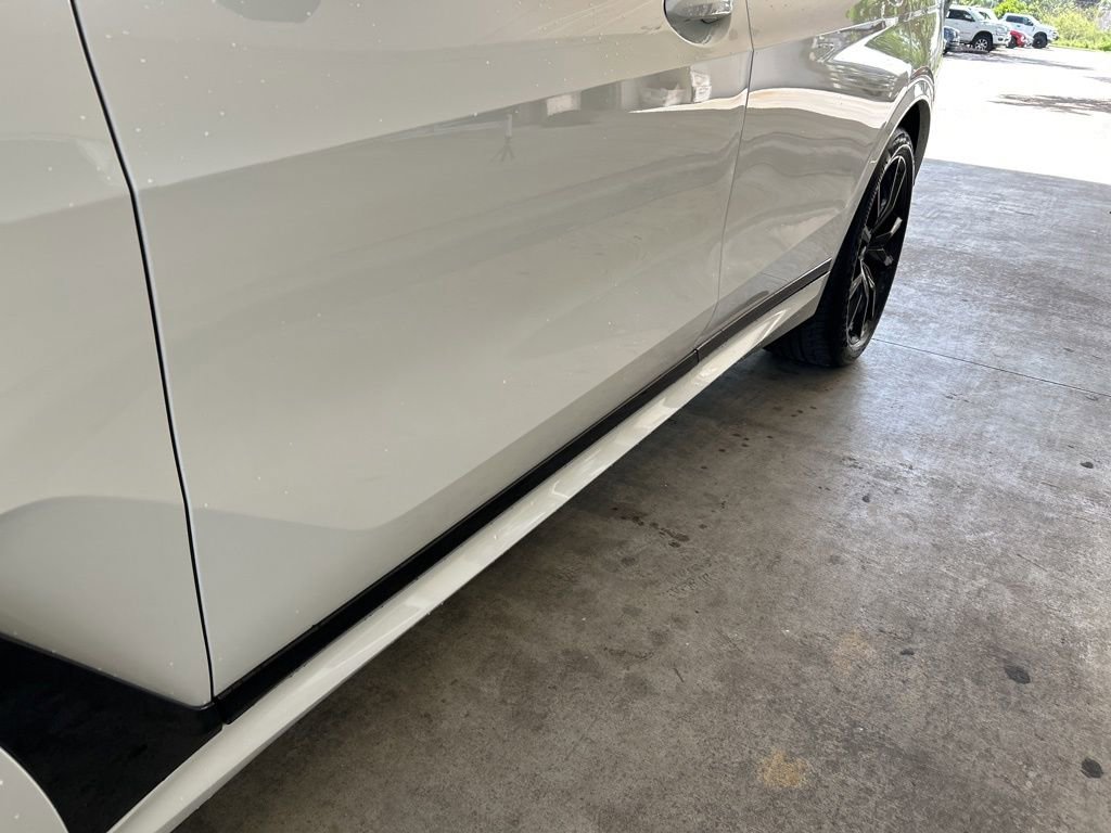 Used 2024 BMW X7 xDrive40i w/ M Sport Package image 16