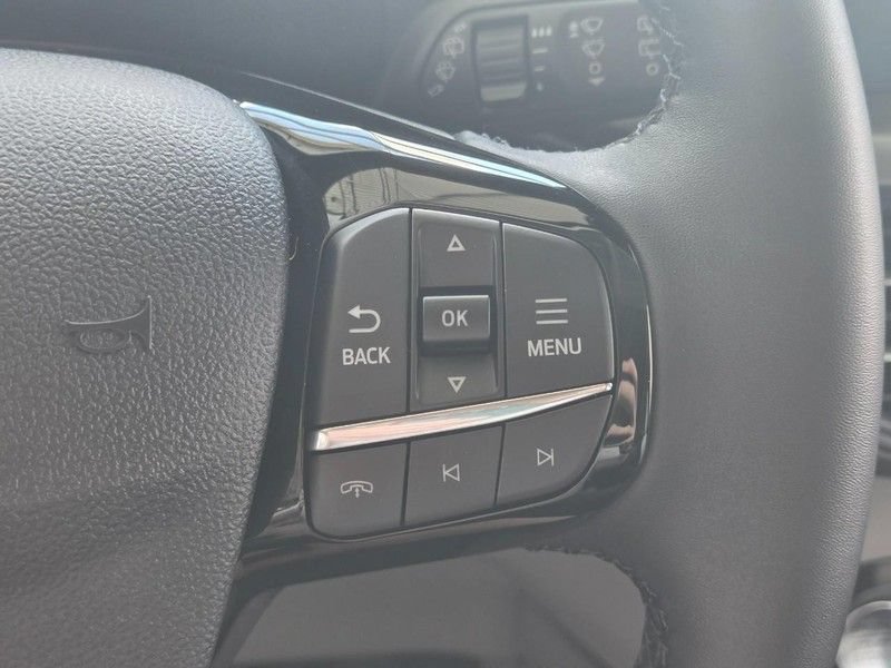 Used 2025 Ford Escape Active w/ Active Premium Tech Pack AWD/4WD image 16