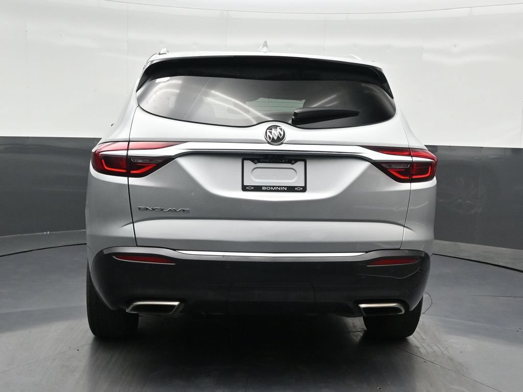 Used 2021 Buick Enclave Essence w/ Sound and Sites Package FWD image 4